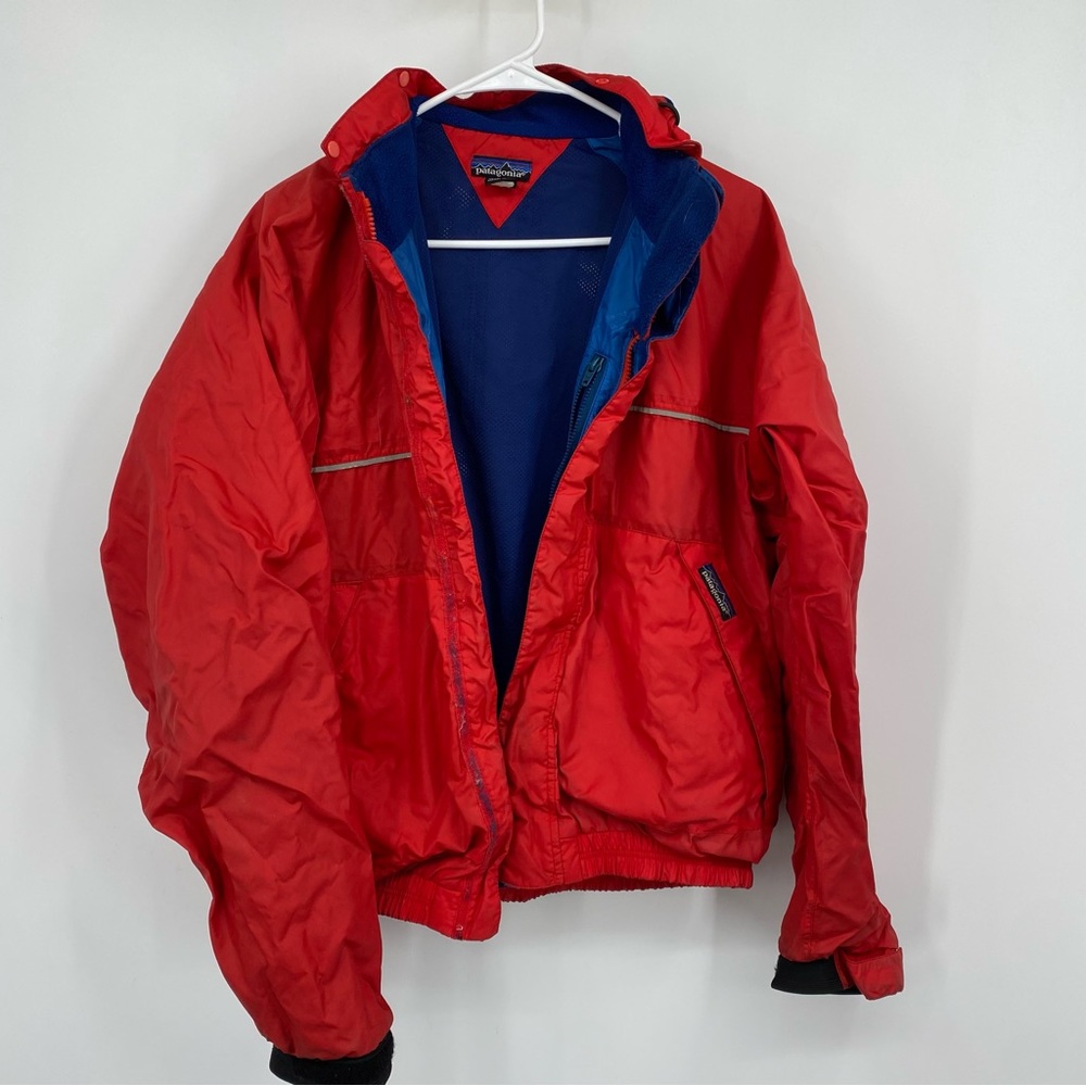 Patagonia Red windbreaker with Blue Interior hooded
